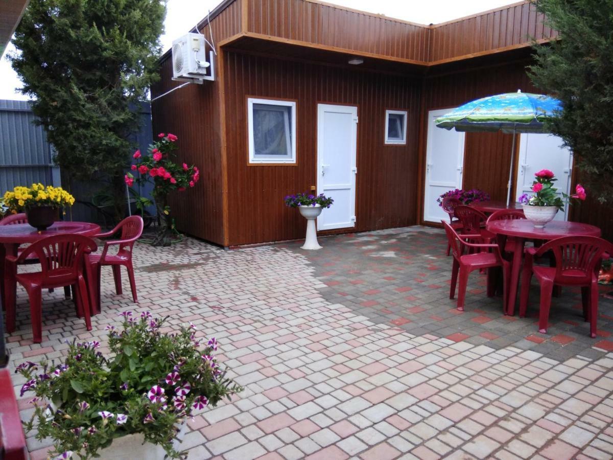 Mini Hotel Уютный Дворик Odesa Exterior photo